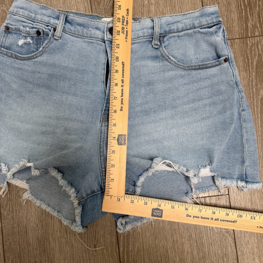ABERCROMBIE & FITCH CURVE LOVE HIGH RISE MED WASH DISTRESSED DENIM SHORTS 33/16 - Picture 13 of 13